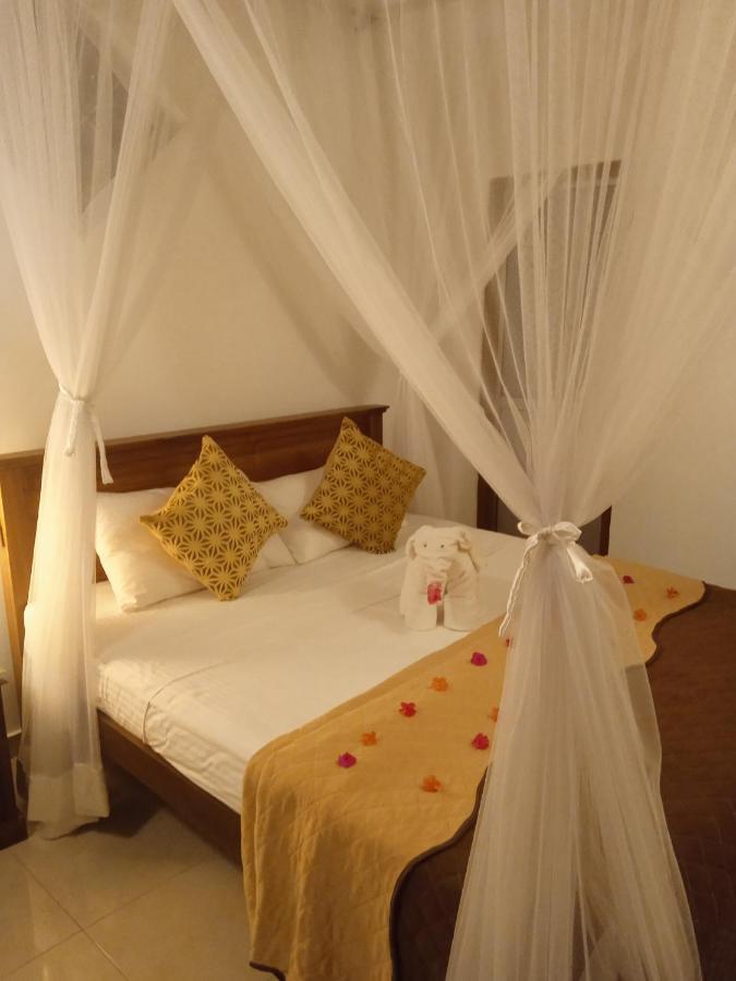 Senero House Hotell Bentota Exteriör bild