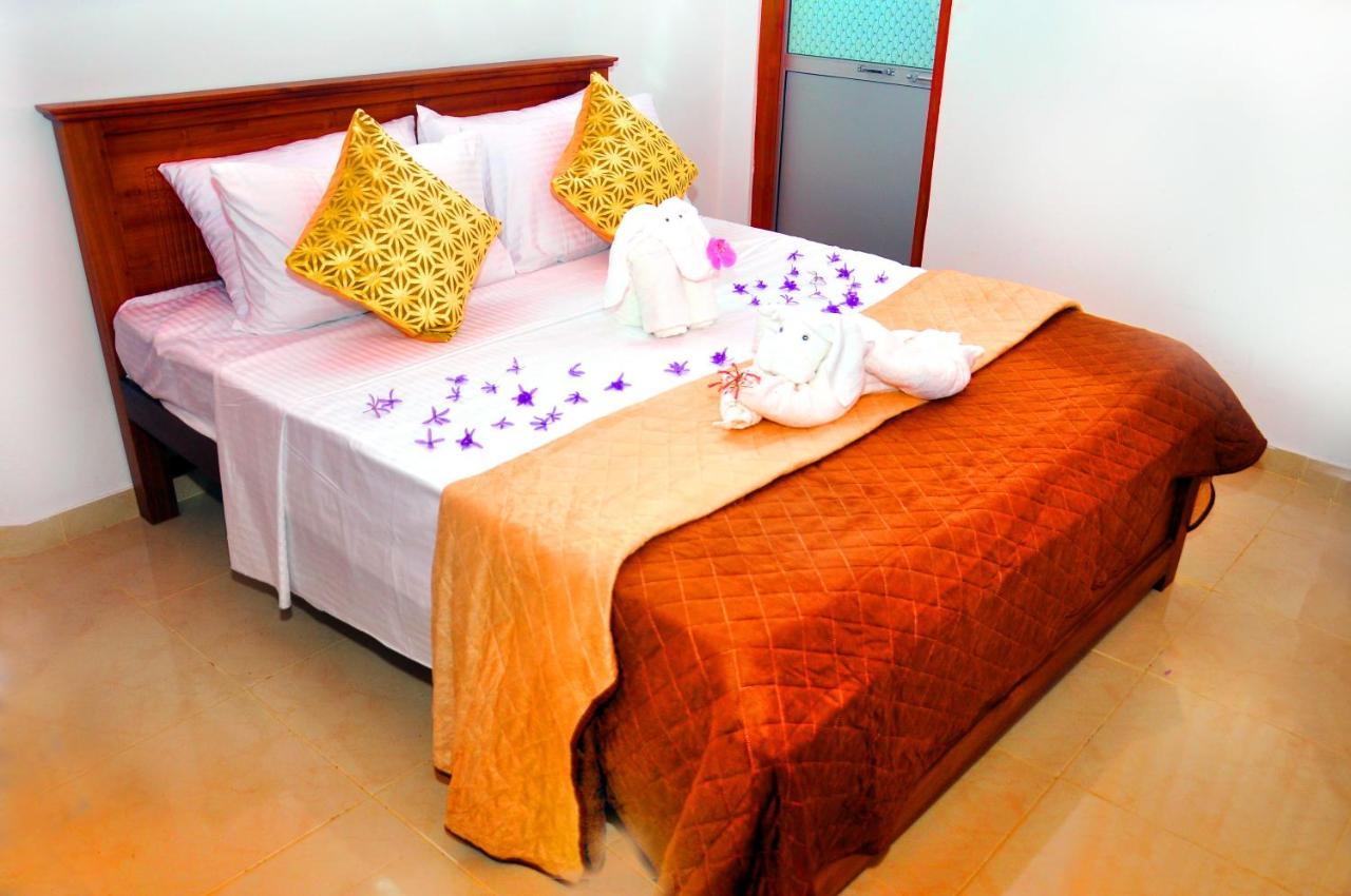 Senero House Hotell Bentota Exteriör bild