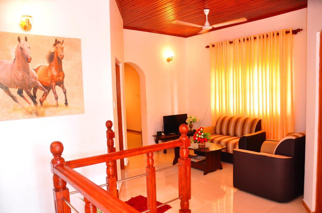Senero House Hotell Bentota Exteriör bild