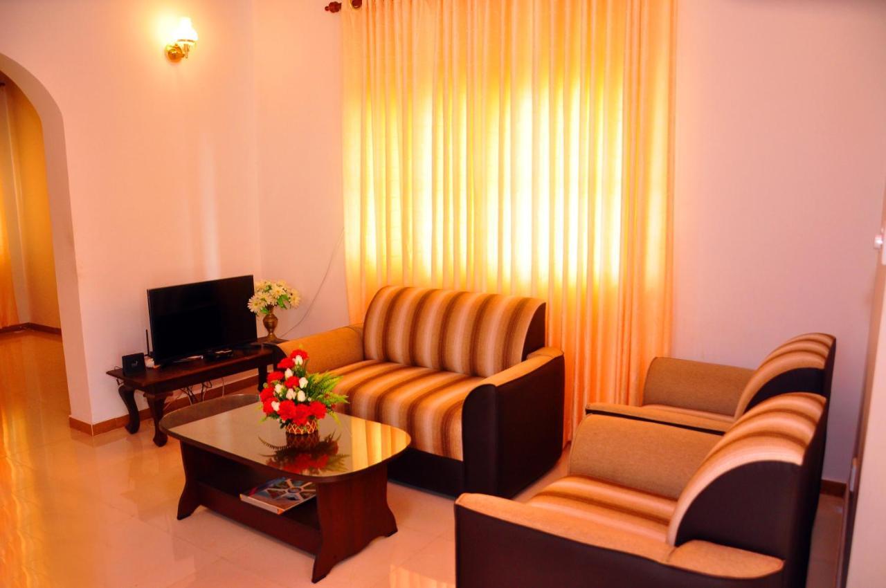 Senero House Hotell Bentota Exteriör bild