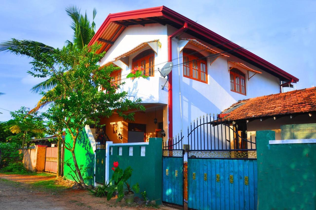 Senero House Hotell Bentota Exteriör bild