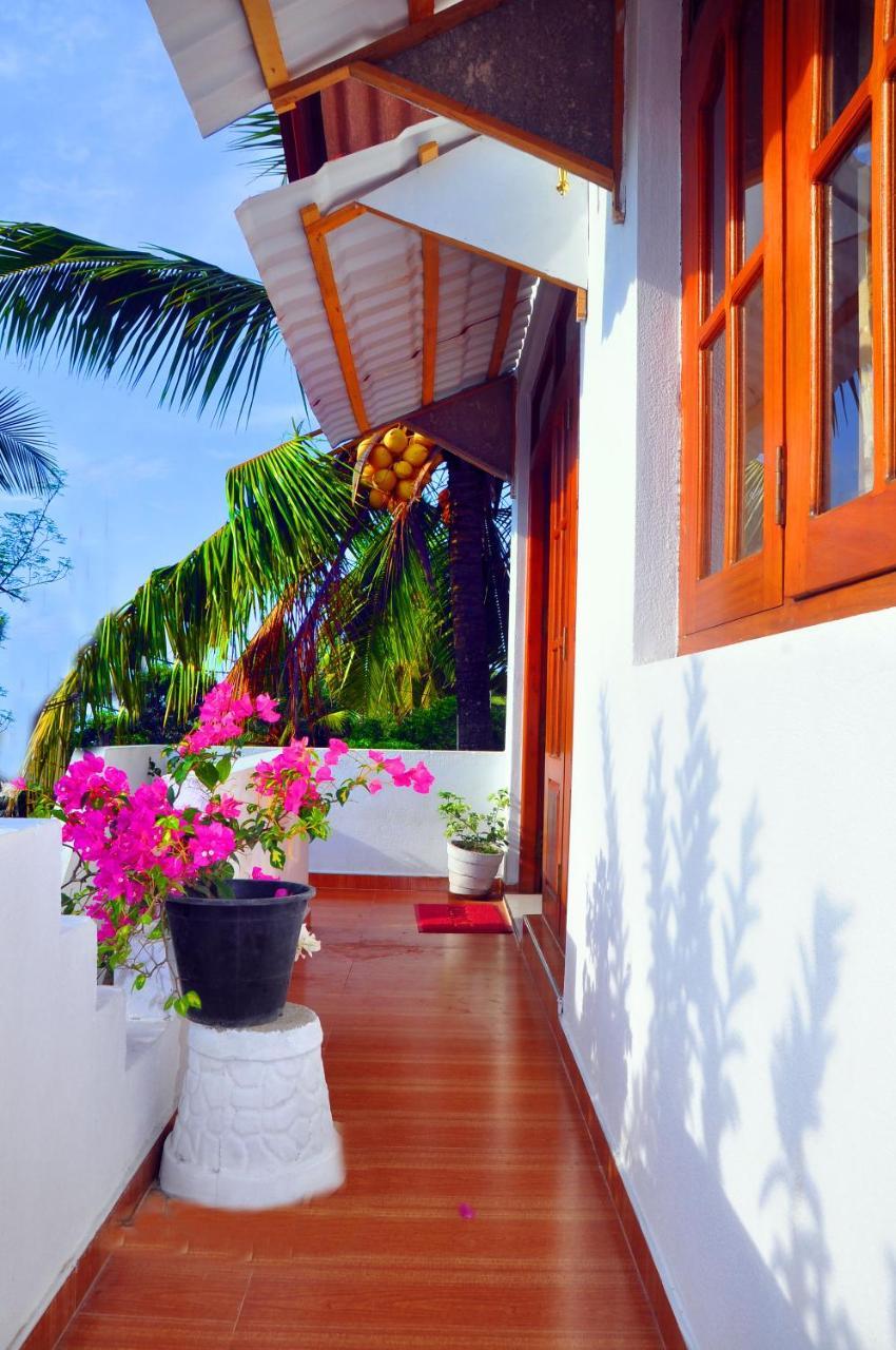 Senero House Hotell Bentota Exteriör bild